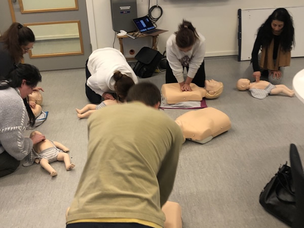 Førstehjelpskurs – situasjonstrening